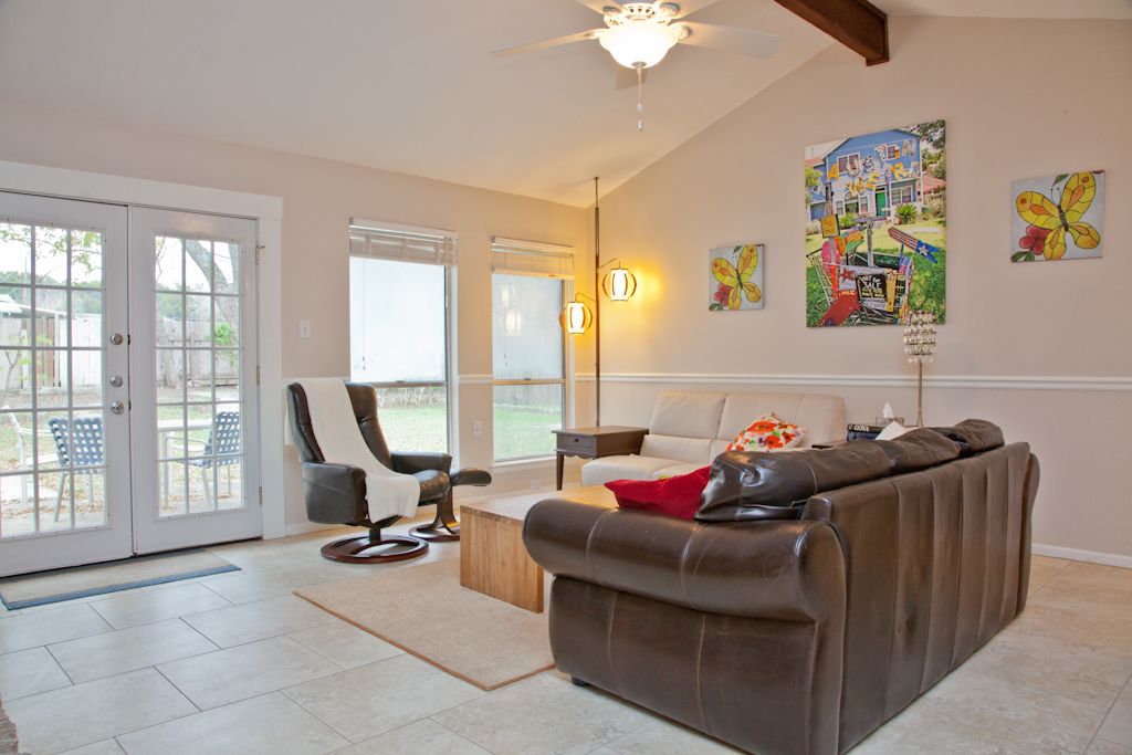 South Austin Charmer – 15mins to Downtown Austin